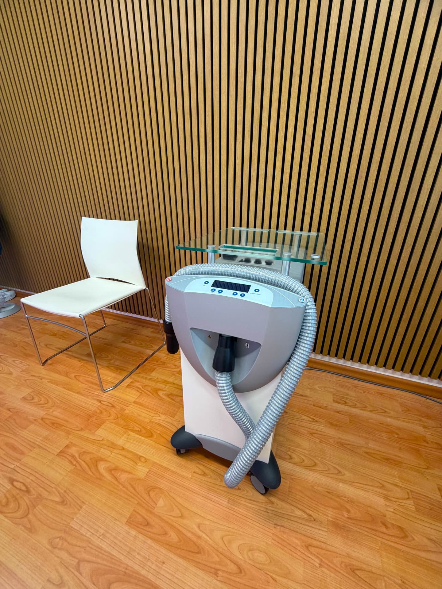 Local cryotherapy device at the ChiroMiro clinic – Prague 8 Libeň